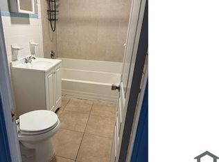 17 Adams St #2, New Bedford, MA 02746