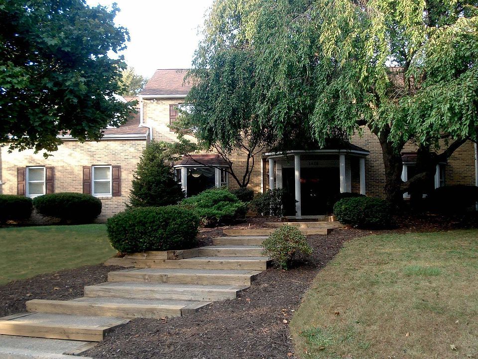 Lovely treed lot