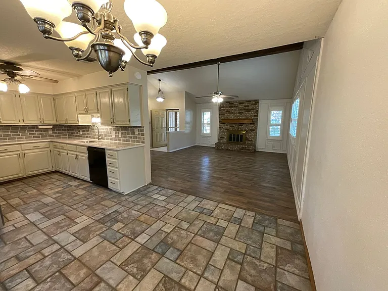 2407 Arbor Cir — Photo 7