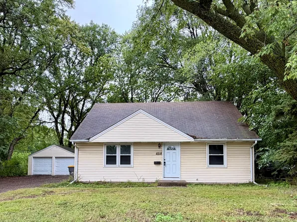 8218 Penn Ave S, Bloomington, MN 55431