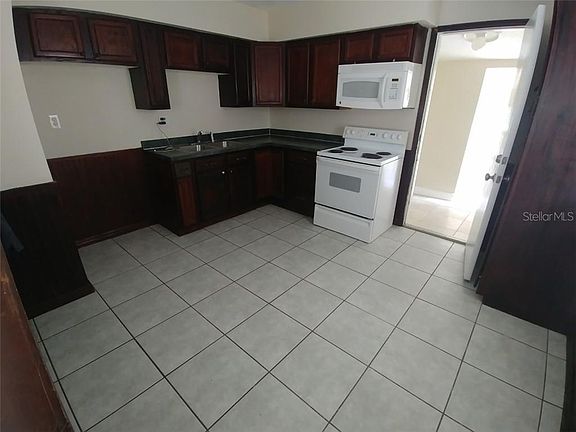 3rd image of 727 28th St NW