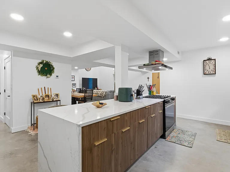 904 Quinnipiac Ave — Photo 41