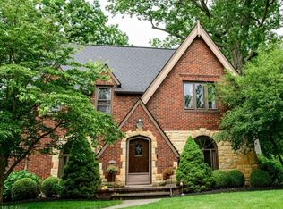 19510 S Sagamore Rd, Fairview Park, OH 44126