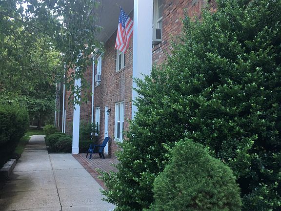 4th image of 200 Beacon Hill Dr APT 7D