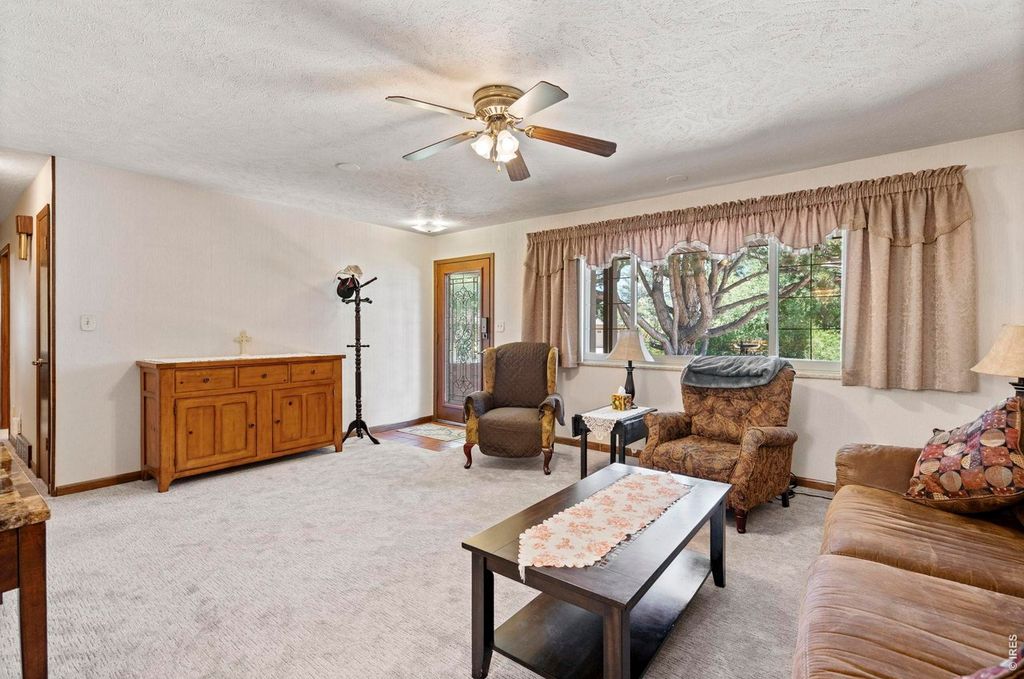 300 Ranch Acres Dr