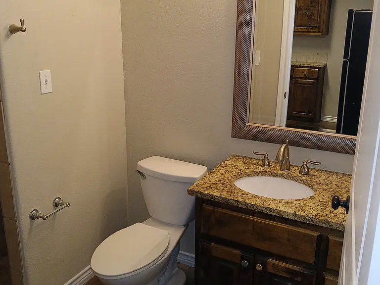 5912 Gholson Rd — Photo 9