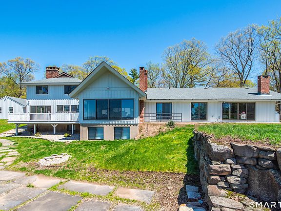 5th image of 43 Prattling Pond Rd