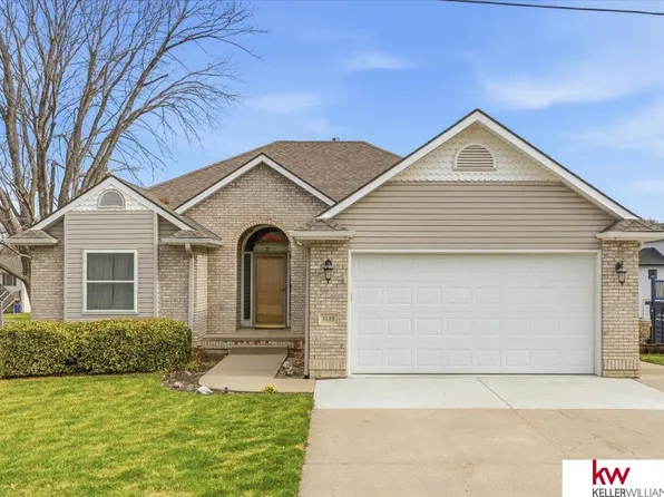 1138 Beaver Lake Blvd, Plattsmouth, NE 68048