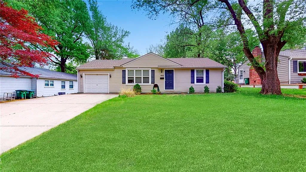 3 bed, 864 sqft, $1,850 — Photo 1