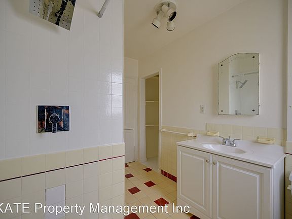 5th image of 613 S Detroit St #6135