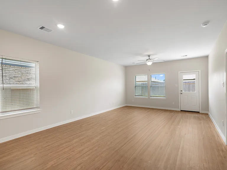 5811 Quest Valley — Photo 15