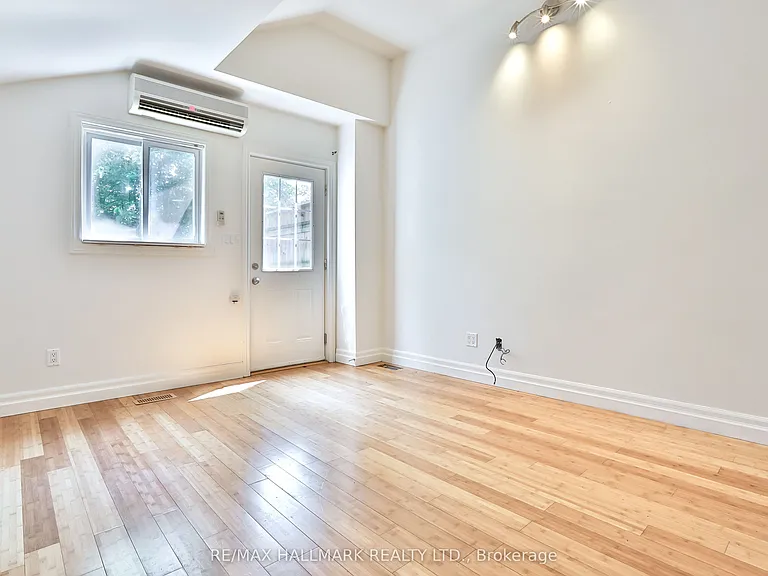 559 Parliament St #1 — Photo 5
