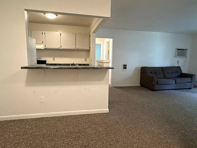 University Park Apartments near Cornell University — Photo 98
