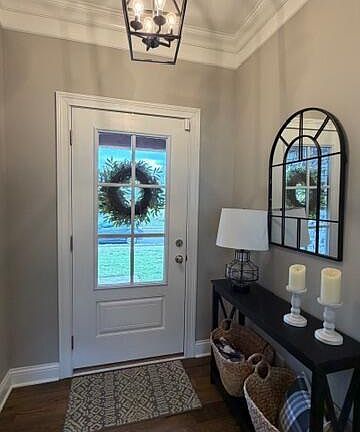 3rd image of 215 Ruth Ln