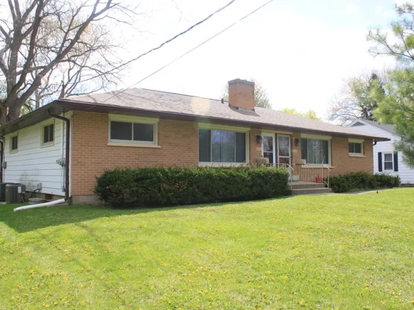 61 Pine Ct, Crystal Lake, IL 60014