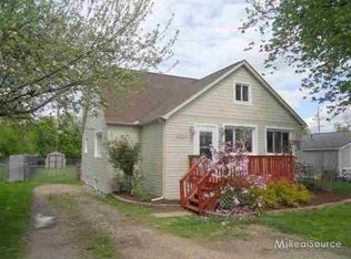 6324 Saline Dr, Waterford, MI 48329