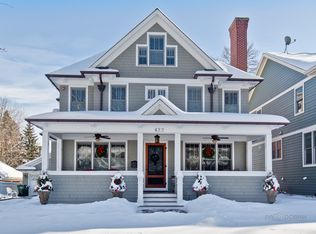 422 Wedgemere Pl, Libertyville, IL