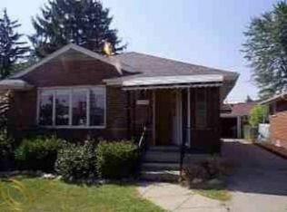 8150 Menge Ave, Center Line, MI 48015