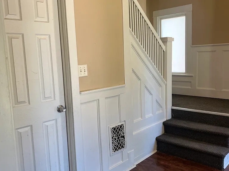 501 S May St — Photo 19