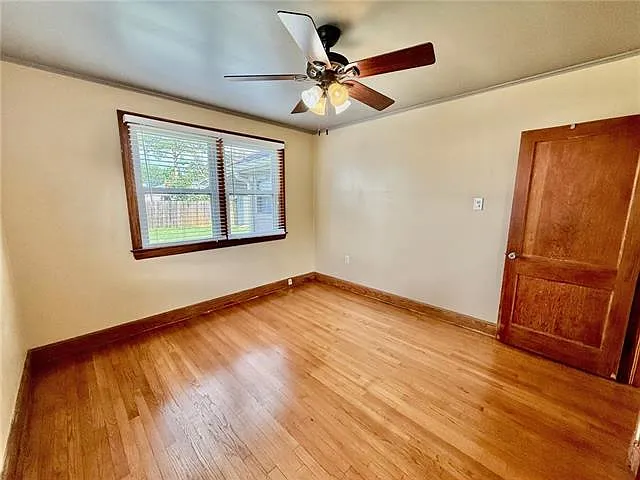 537 E William David Pkwy — Photo 9