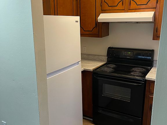 3rd image of 6827 Village South Dr #9