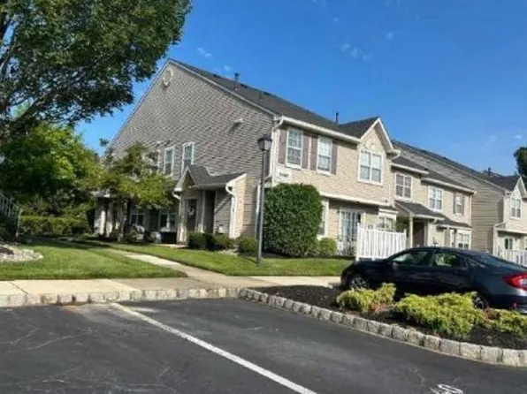 5502 Essex Ln, Mount Laurel, NJ 08054