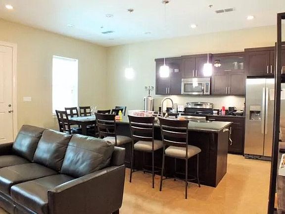 2nd image of 104 W Morningside Dr #1