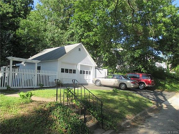 5th image of 875 Townsend Ave