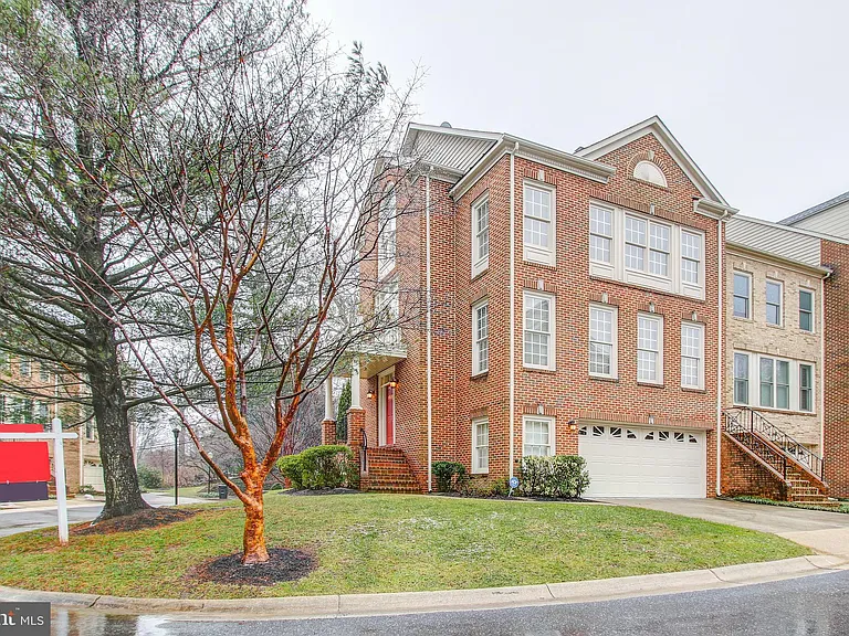 9700 Whitley Park Pl #Townhouse 19 — Photo 2