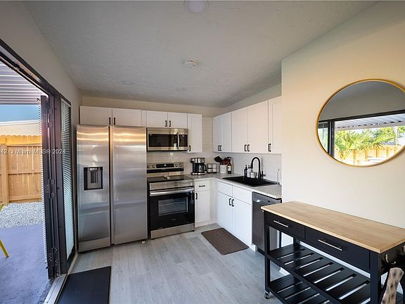 3rd image of 2775 NE 16th Ave #1