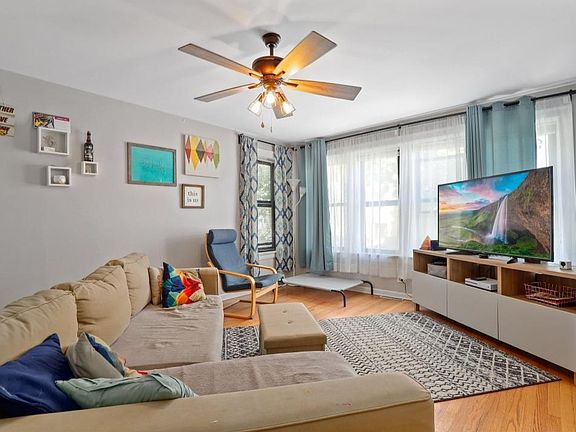 4th image of 4016 N Sawyer Ave #1