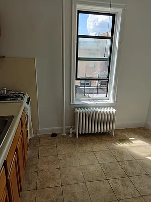 Rented by AS Management | media 10