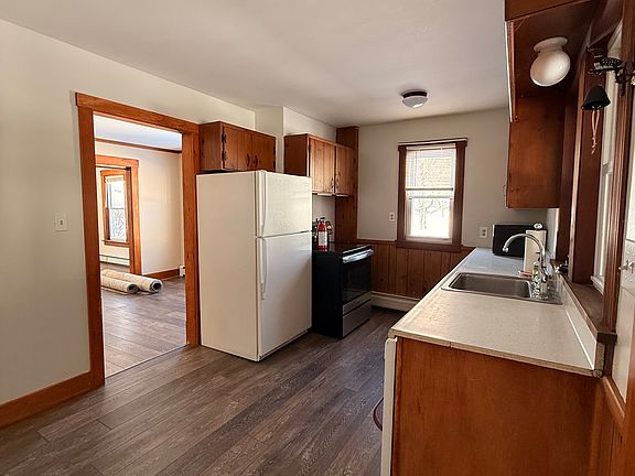 2nd image of 58 Frost Pl #58