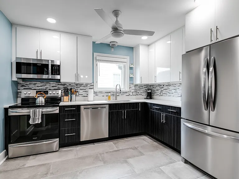 2424 Wedgewood Ave — Photo 6