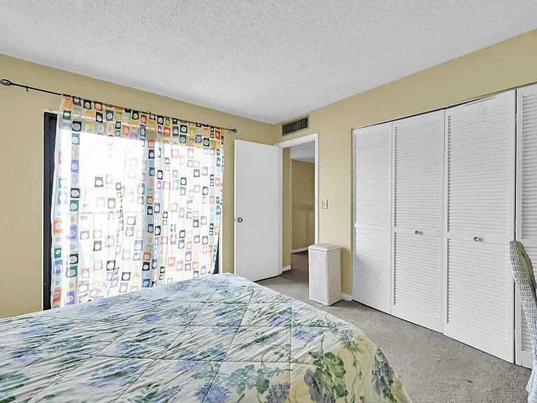 1458 N Lawnwood Cir #26D — Photo 4