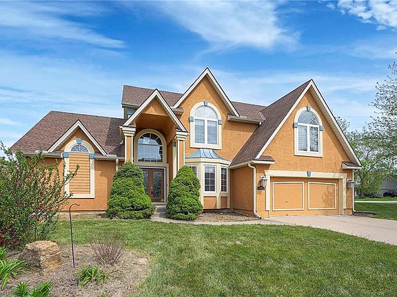 3rd image of 6201 N Kensington Ct