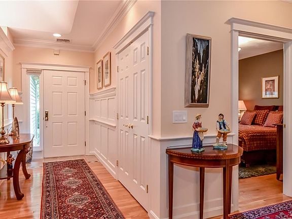 5th image of 172 Pine Glen Dr