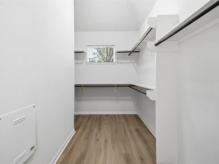 6165 Darlington Ct — Photo 24