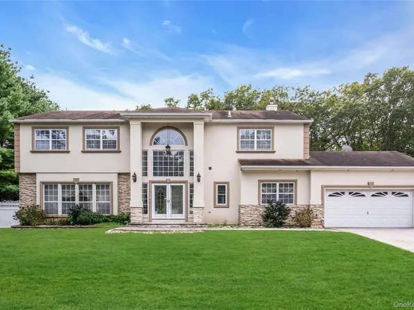 2 Wisteria Lane, Lake Grove, NY 11755