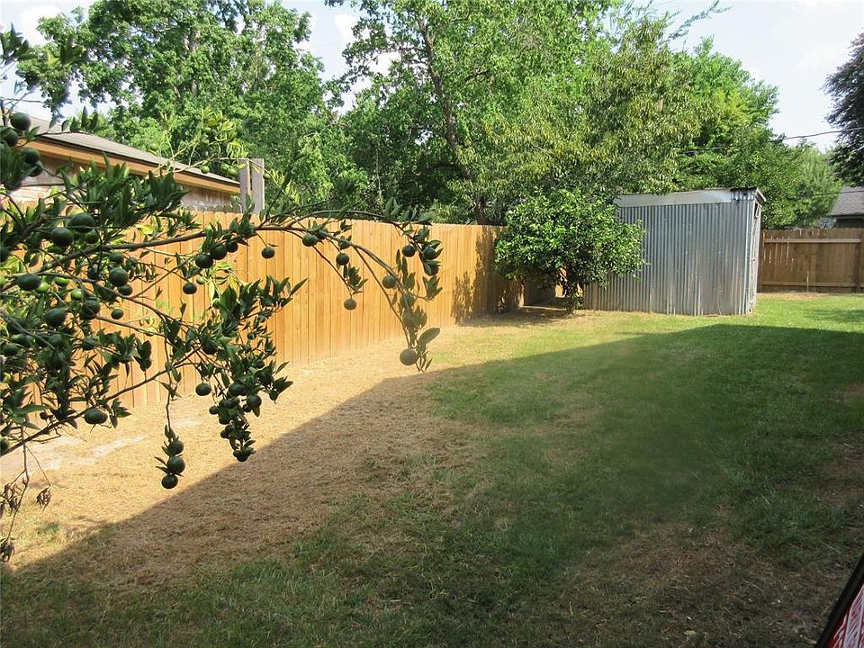 1st image of 1014 Surrey Ct