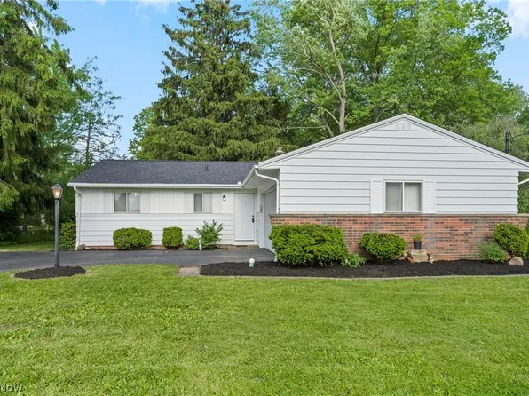 6389 Barton Rd, North Olmsted, OH 44070