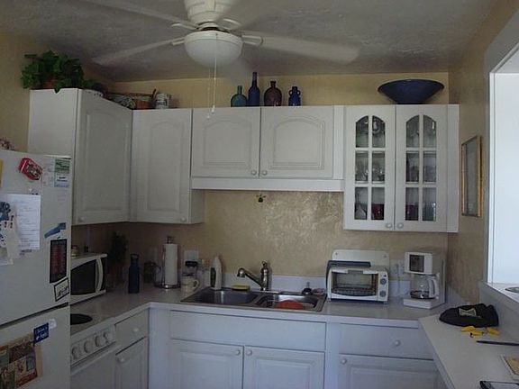 4th image of 14 Brooks Dr