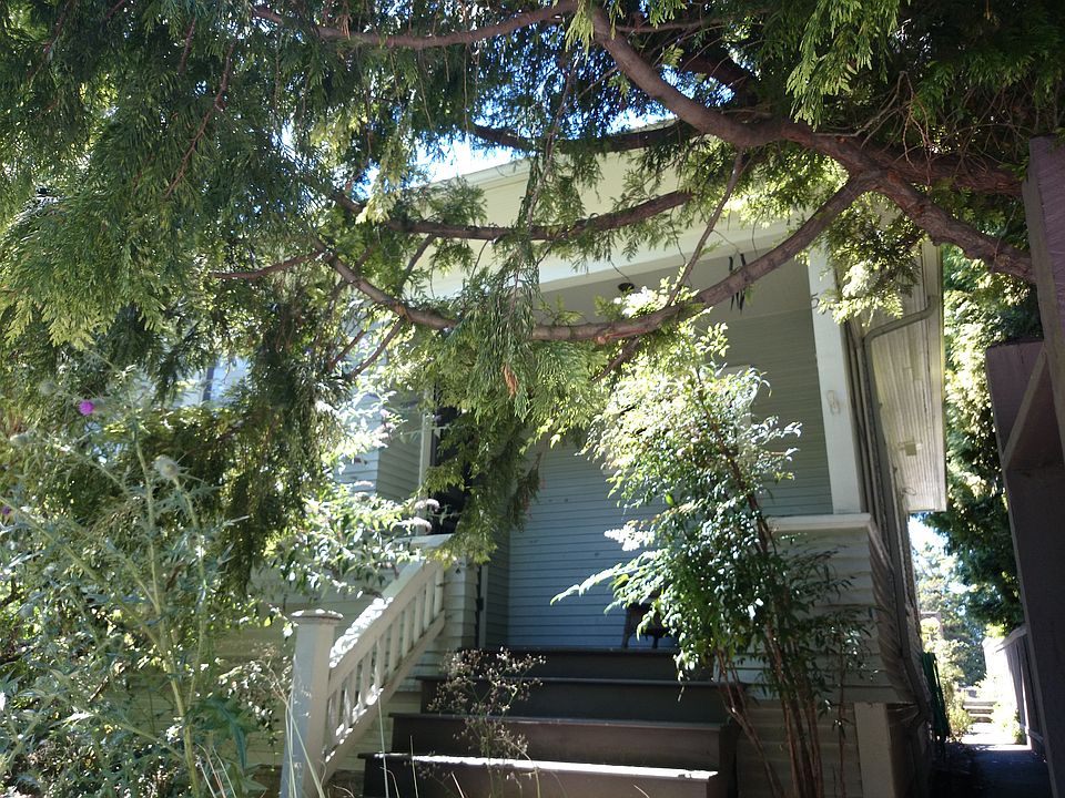 1st image of 519 Bellevue Ave E