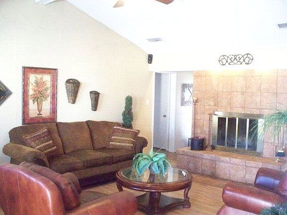 2nd image of 2612 Conover Ave