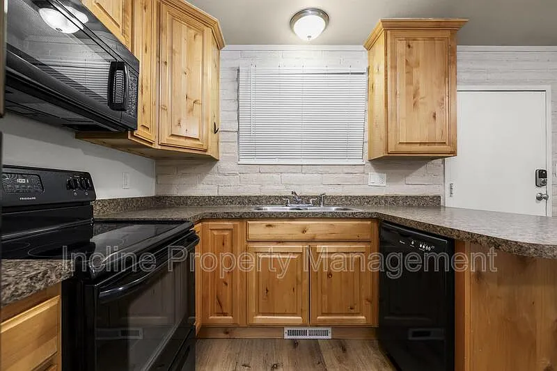 1 bed, 1.0 bath, 603 sqft, $1,200 — Photo 3