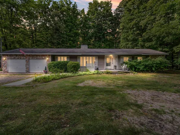 4077 Twin Lake Rd NE, Mancelona, MI 49659