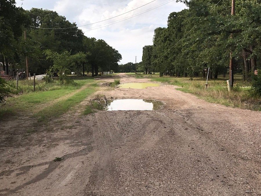 2nd image of 1607 Oak Dr