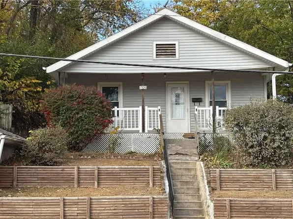 1320 S 22nd St, Saint Joseph, MO 64507