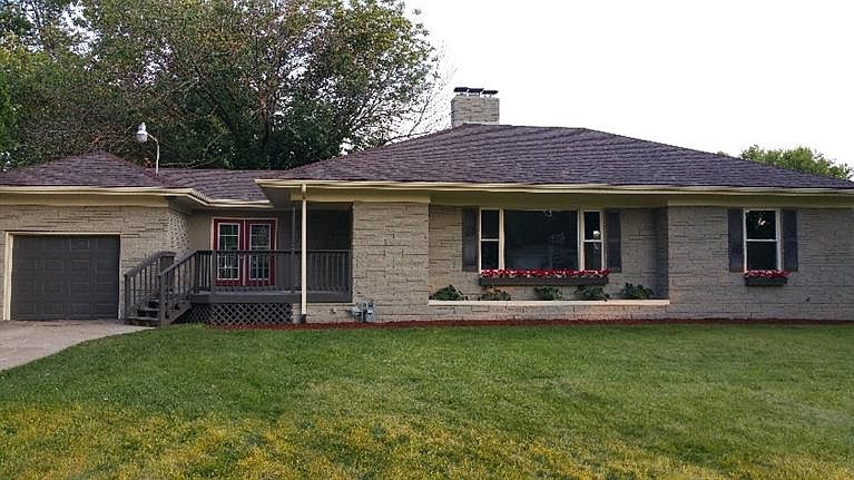 1st image of 841 W 56th Pl