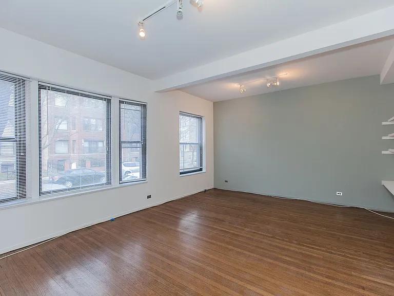 727 W Cornelia Ave #2 — Photo 13